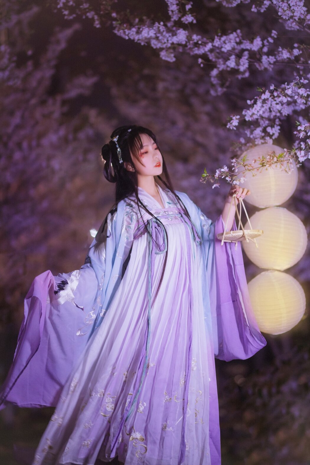 YiTuYu艺图语 Vol.2209 Qian Mo Hong Chen