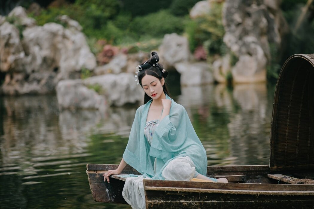 YiTuYu艺图语 Vol.2201 Ling Zi Xi
