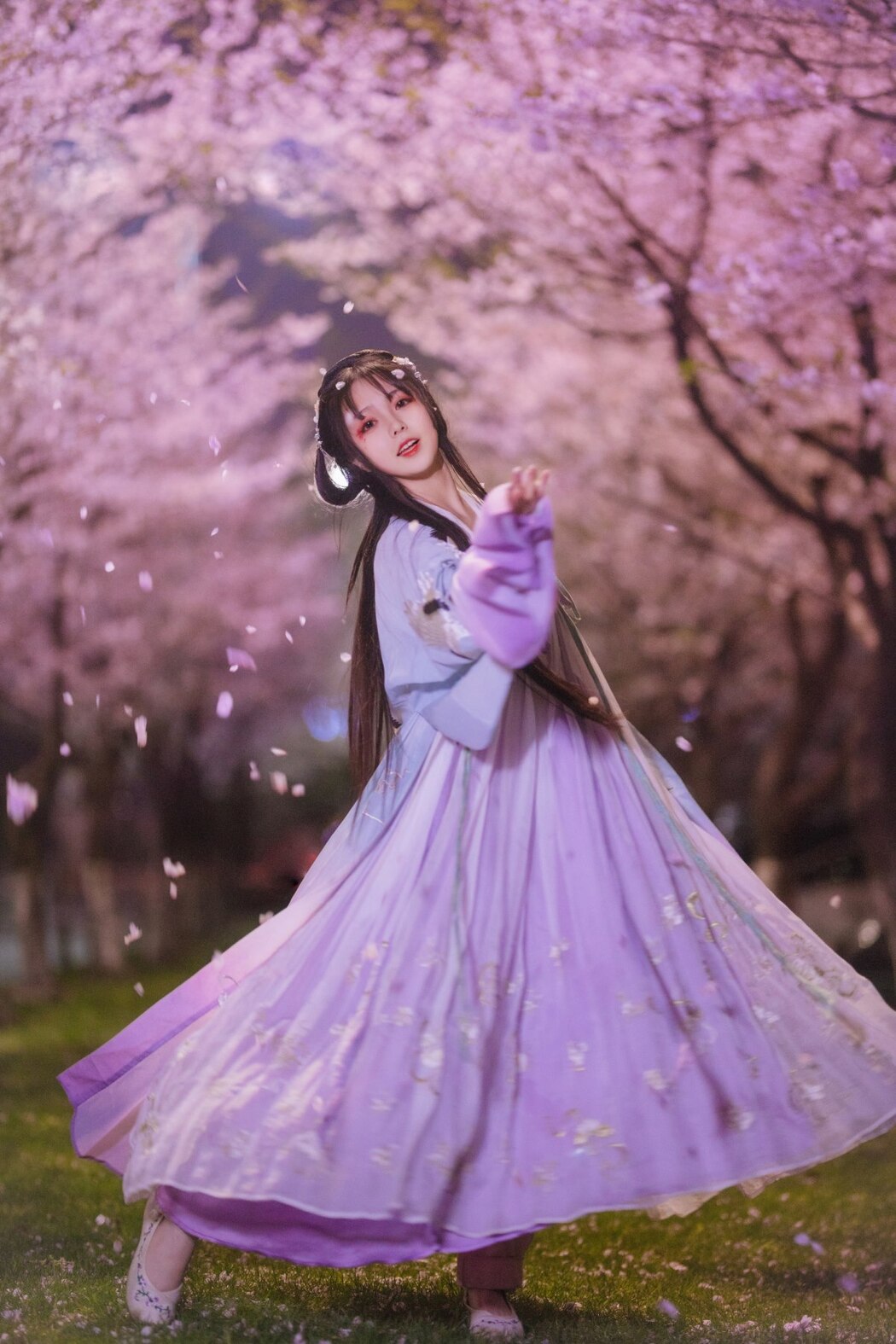 YiTuYu艺图语 Vol.2209 Qian Mo Hong Chen