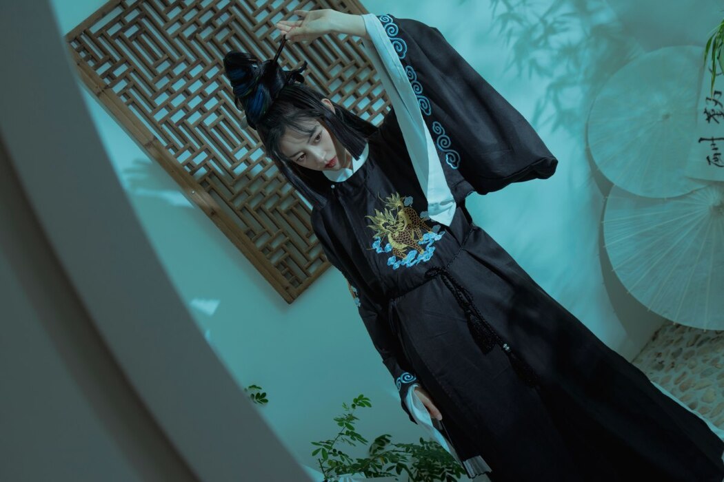 YiTuYu艺图语 Vol.2133 Yi Xuan