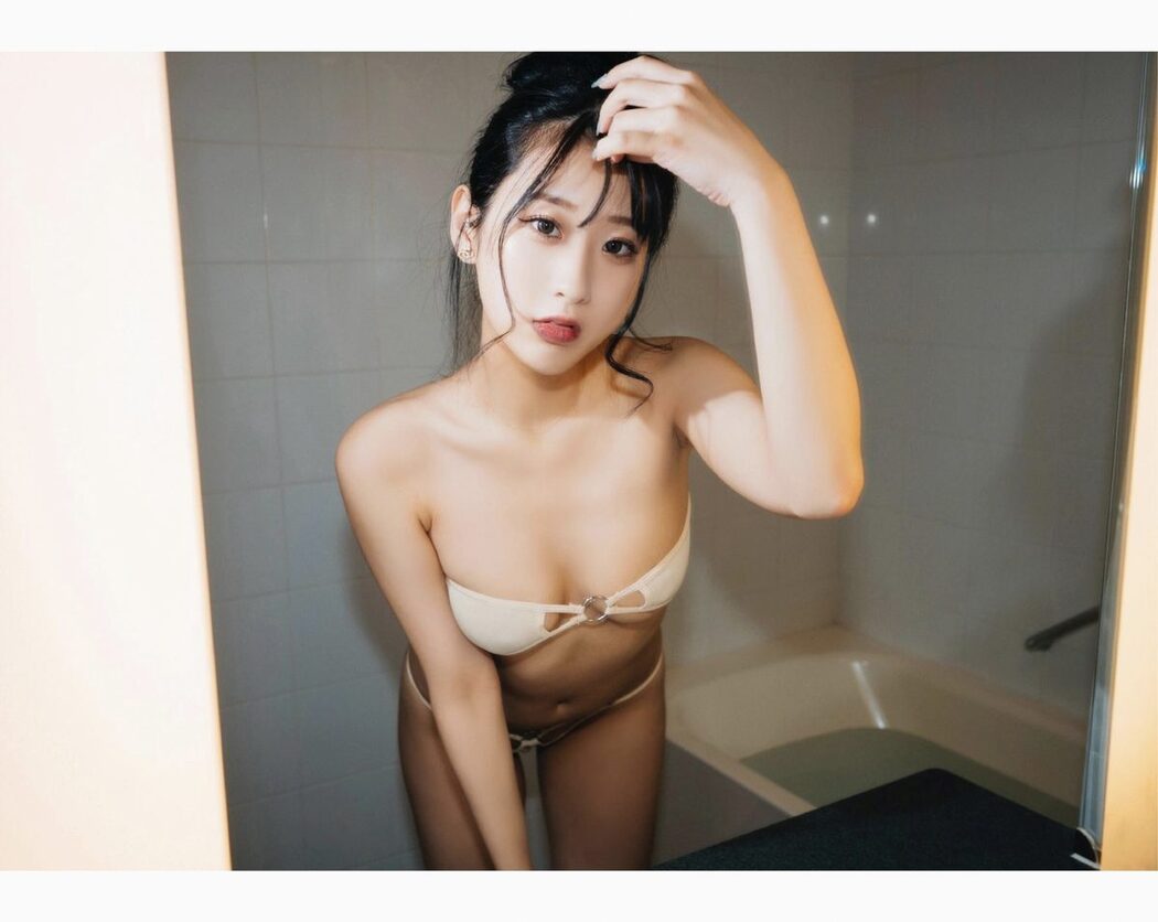Inori Hanamiya 花宮いのり INORI 1st e-book B