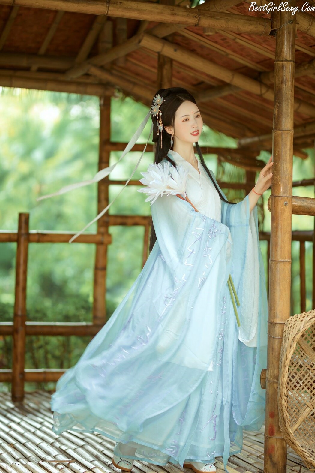 YiTuYu艺图语 Vol.219 Qian Qian