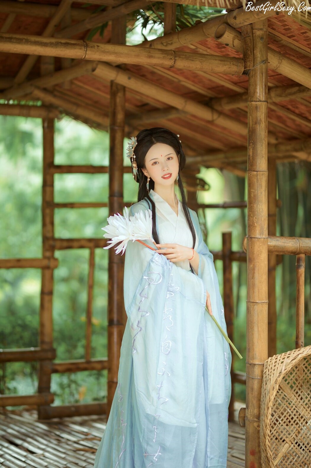 YiTuYu艺图语 Vol.219 Qian Qian