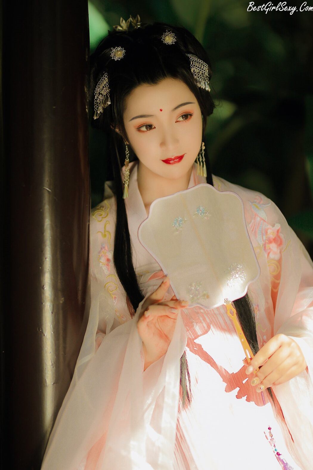 YiTuYu艺图语 Vol.216 Yi Ming