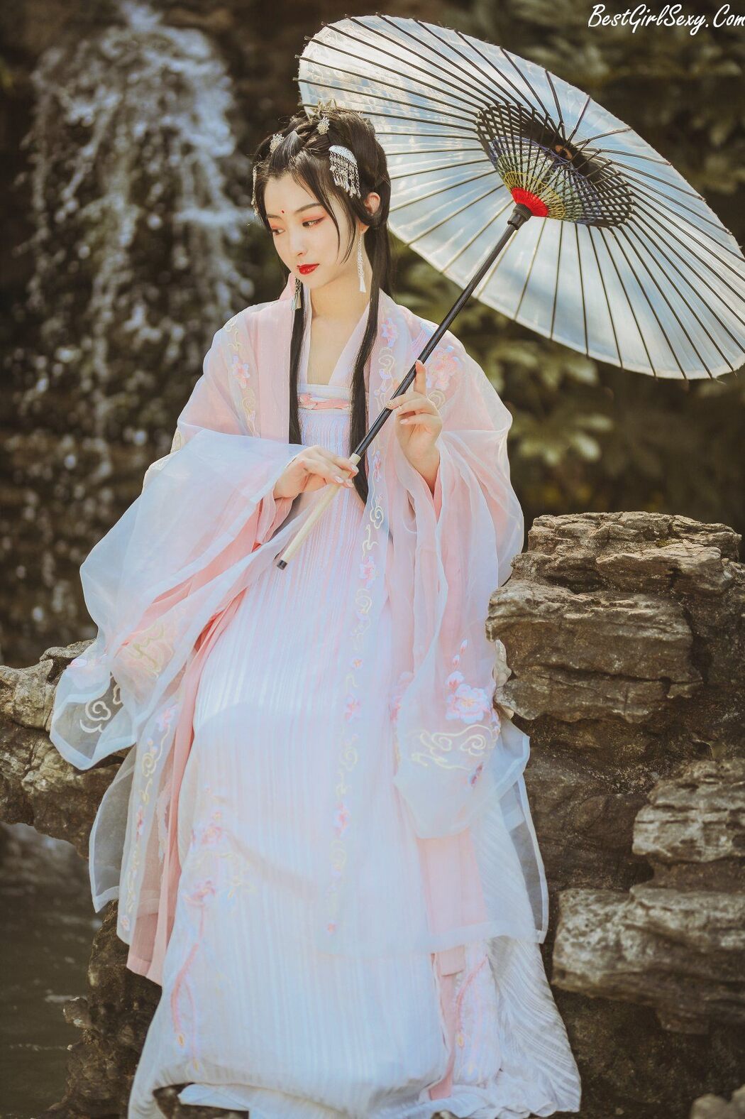 YiTuYu艺图语 Vol.216 Yi Ming