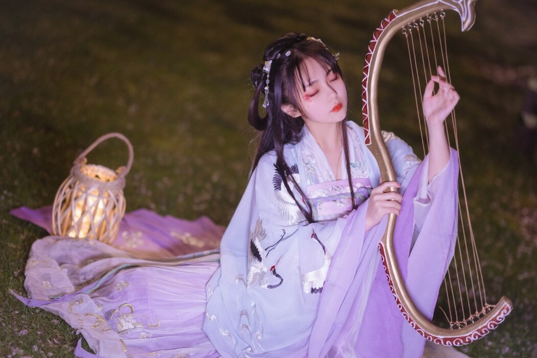 YiTuYu艺图语 Vol.2209 Qian Mo Hong Chen
