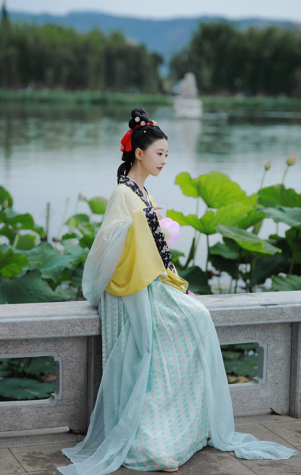 YiTuYu艺图语 Vol.2196 YunFleur