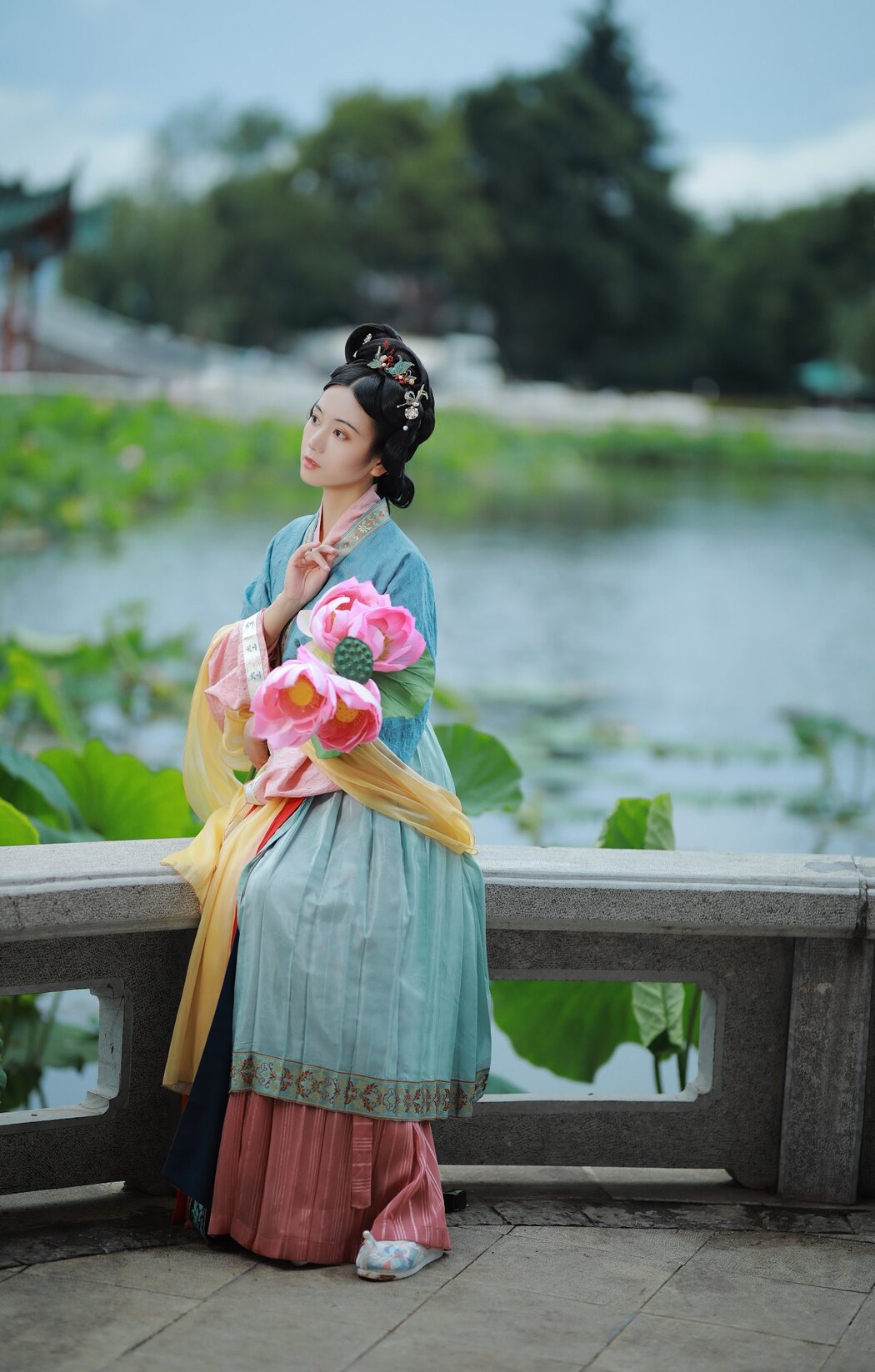 YiTuYu艺图语 Vol.2223 Yu Jin