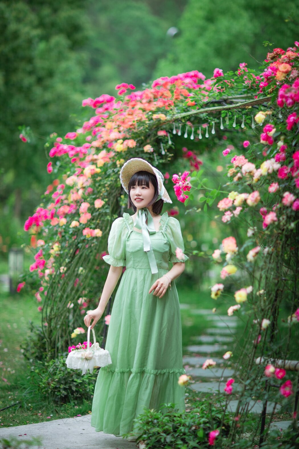 YiTuYu艺图语 Vol.2221 Dong Qin