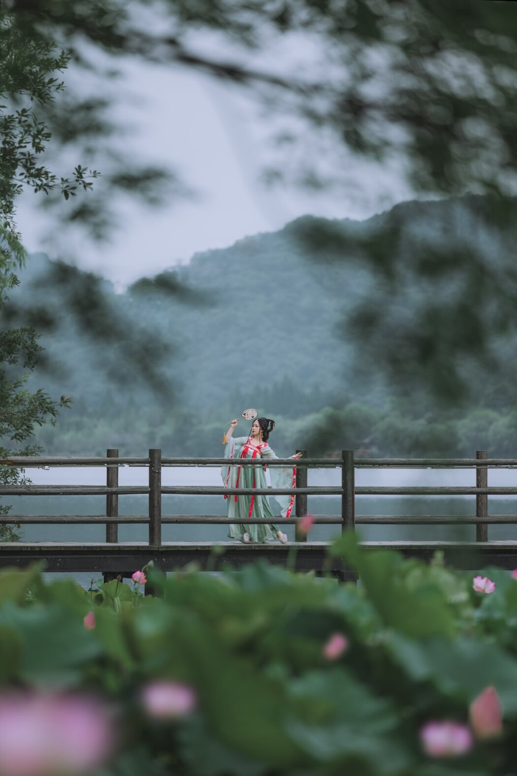 YiTuYu艺图语 Vol.2228 Qian Mo Hong Chen