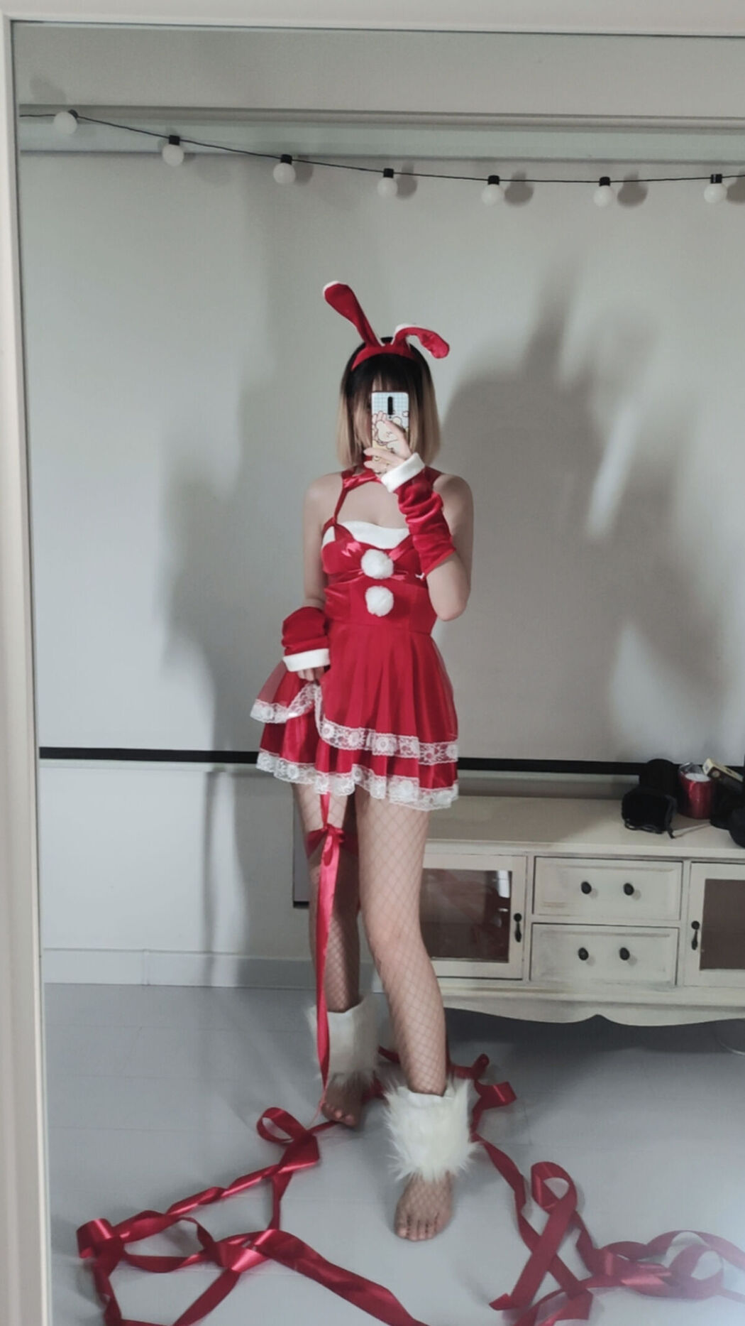 Coser@洛桑w伊梓 – 网袜丝带兔兔