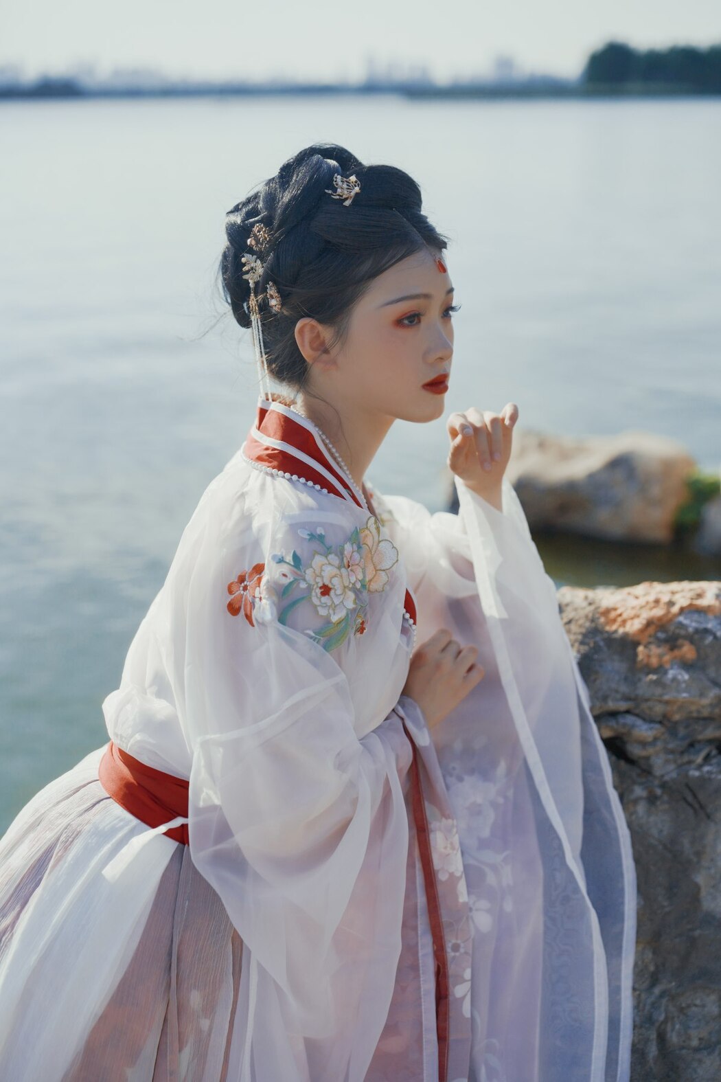 YiTuYu艺图语 Vol.2242 Yue Li
