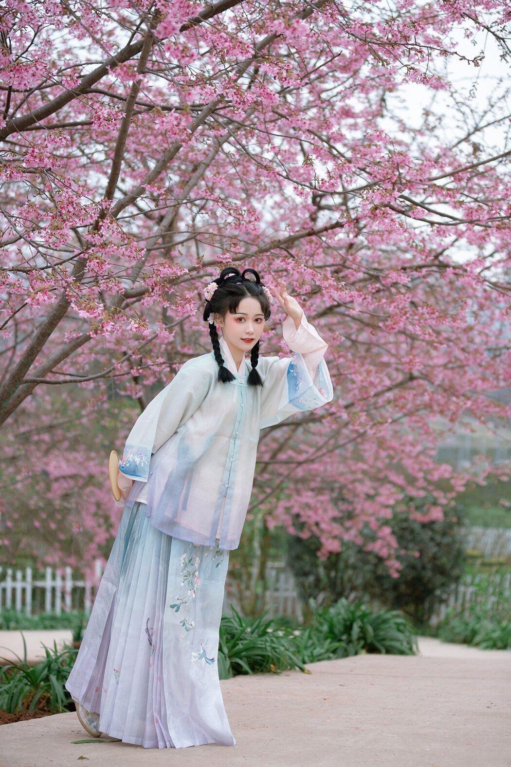 YiTuYu艺图语 Vol.2253 Li Yi Yi