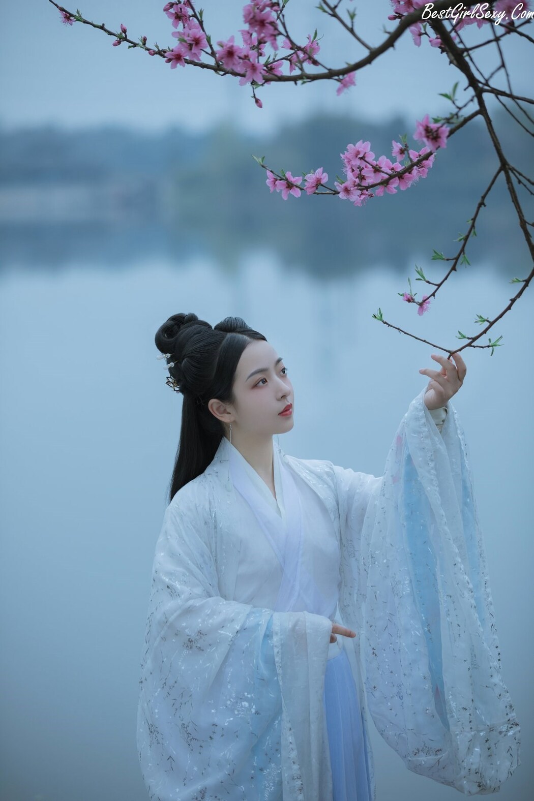 YiTuYu艺图语 Vol.227 Hu Hu