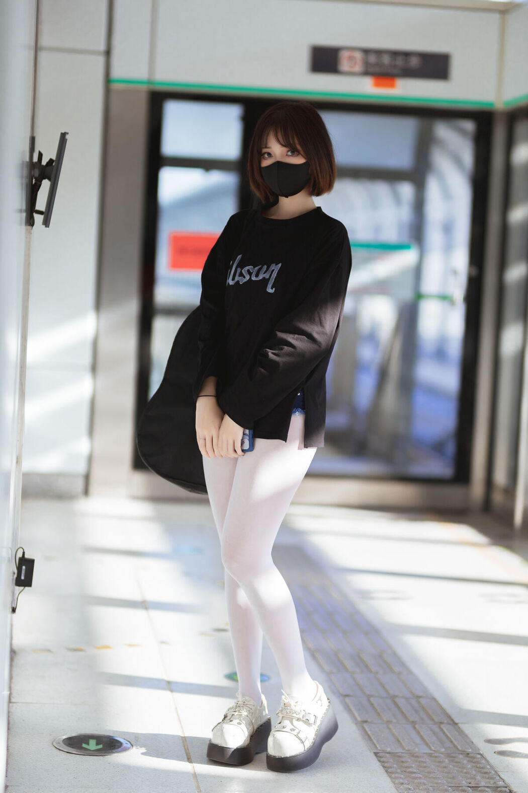 Coser@洛桑w伊梓 – 地铁吉他