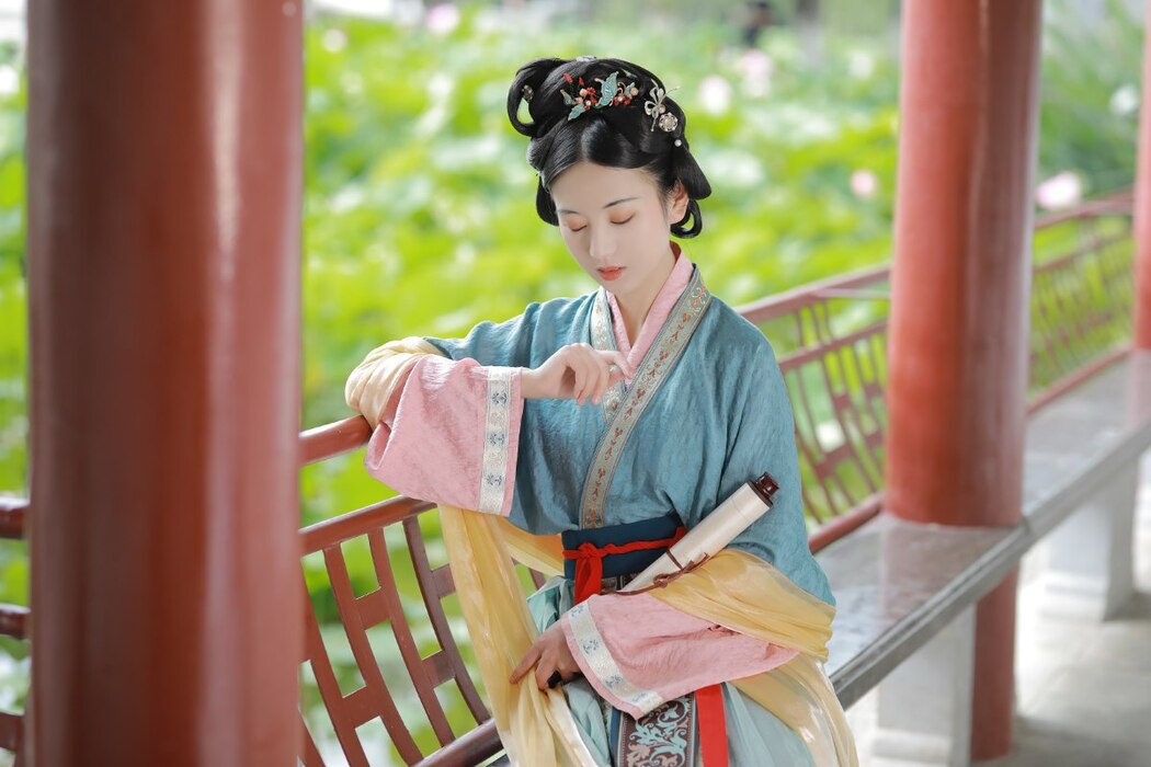 YiTuYu艺图语 Vol.2223 Yu Jin