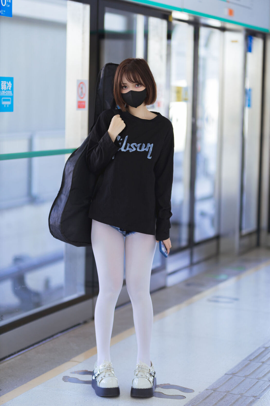 Coser@洛桑w伊梓 – 地铁吉他