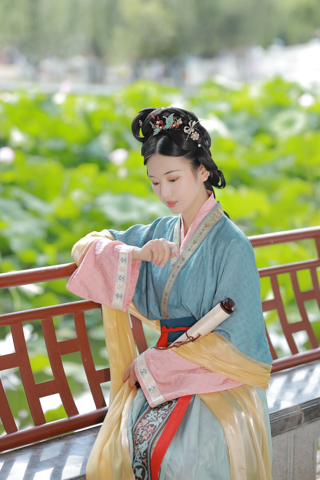 YiTuYu艺图语 Vol.2223 Yu Jin
