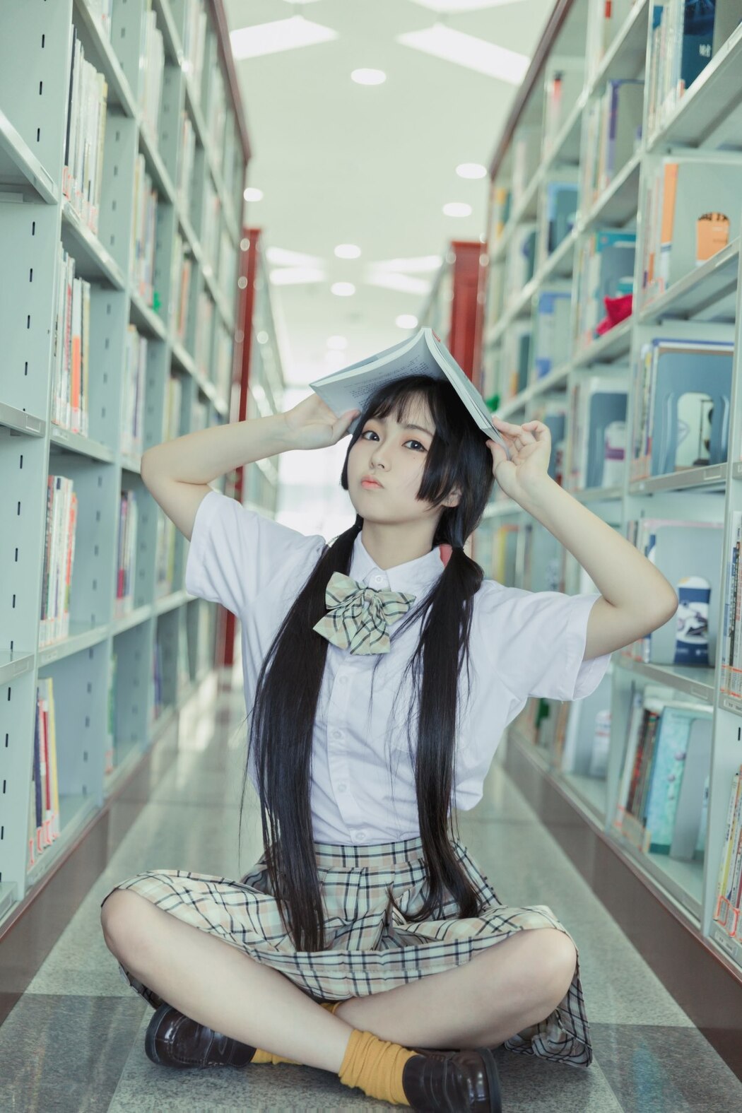 YiTuYu艺图语 Vol.2212 Qian Mo Hong Chen