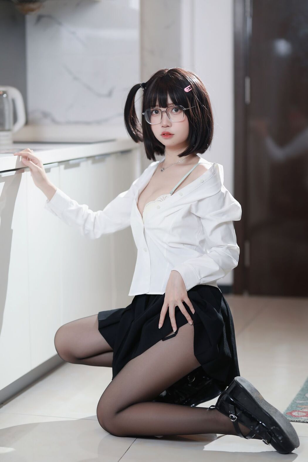 Coser@洛桑w伊梓 – 眼镜妹妹