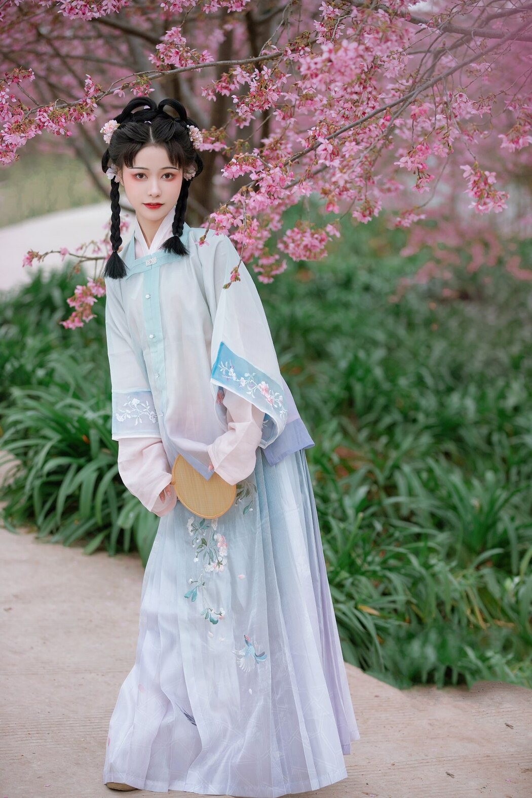 YiTuYu艺图语 Vol.2253 Li Yi Yi