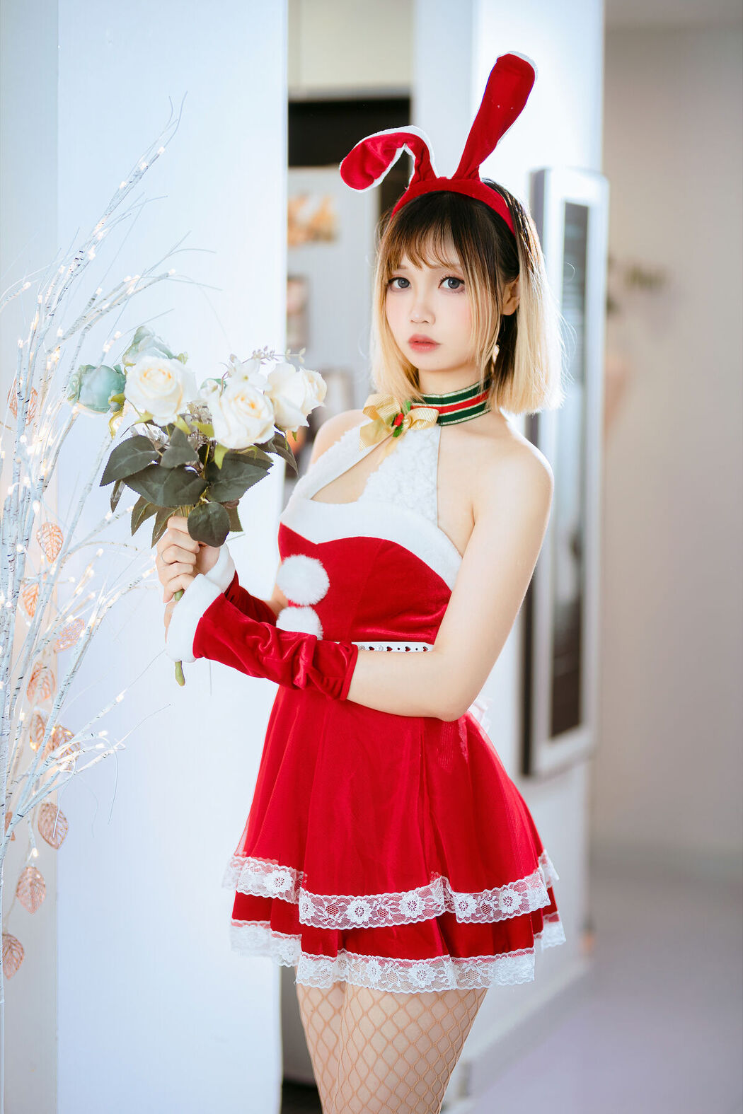 Coser@洛桑w伊梓 – 网袜丝带兔兔