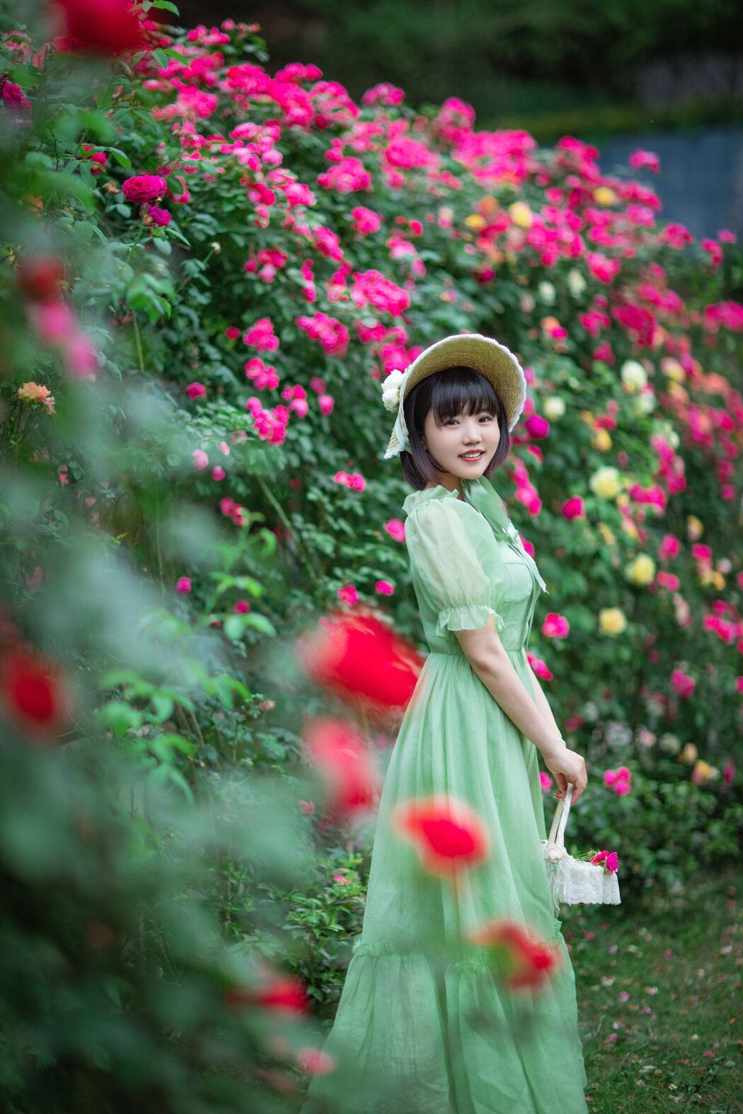 YiTuYu艺图语 Vol.2221 Dong Qin