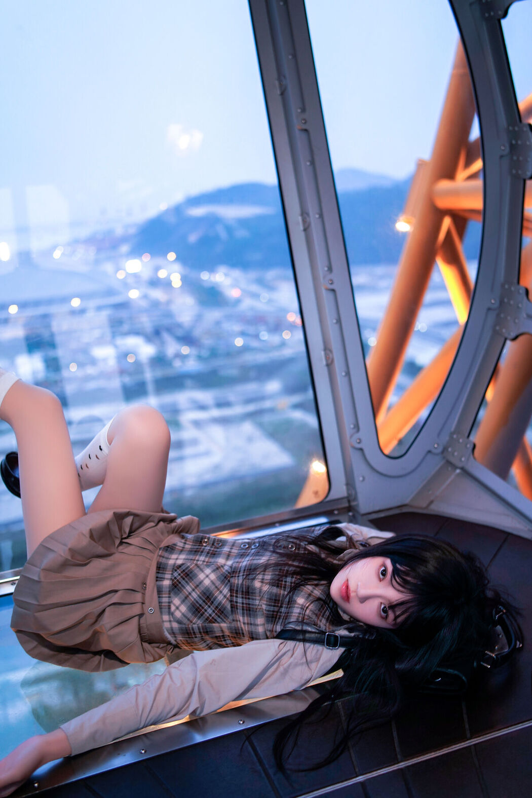 Coser@桜桃喵 – 制服摩天轮