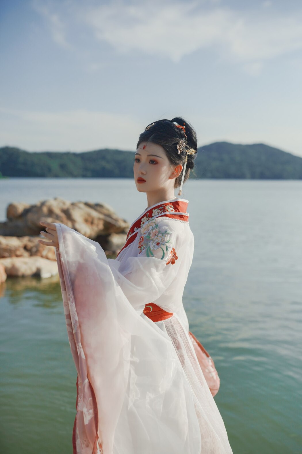 YiTuYu艺图语 Vol.2242 Yue Li
