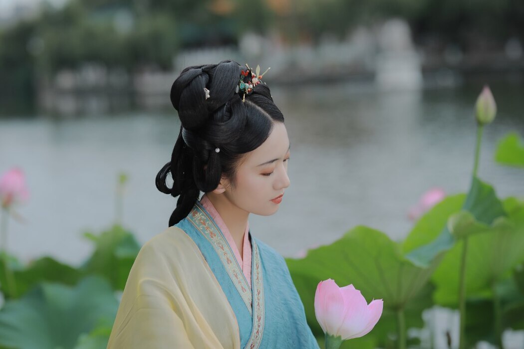 YiTuYu艺图语 Vol.2223 Yu Jin