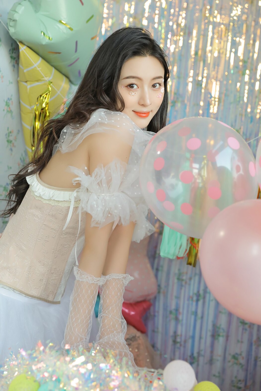 YiTuYu艺图语 Vol.2211 Zhou Qian Qian A