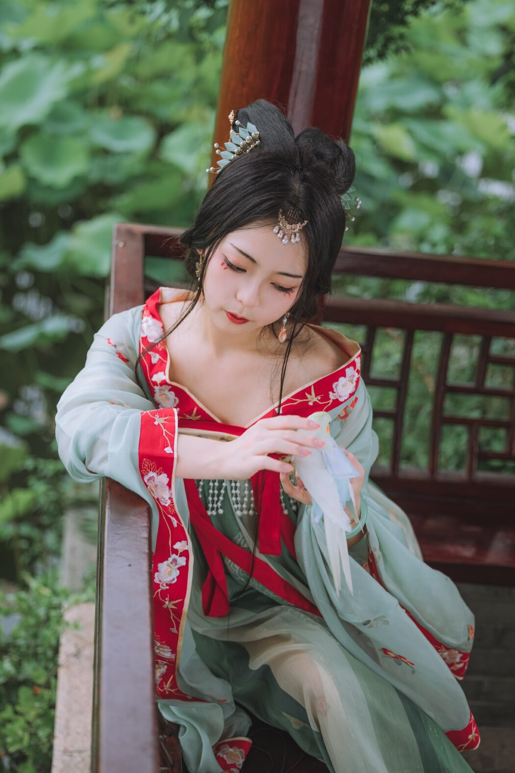 YiTuYu艺图语 Vol.2228 Qian Mo Hong Chen