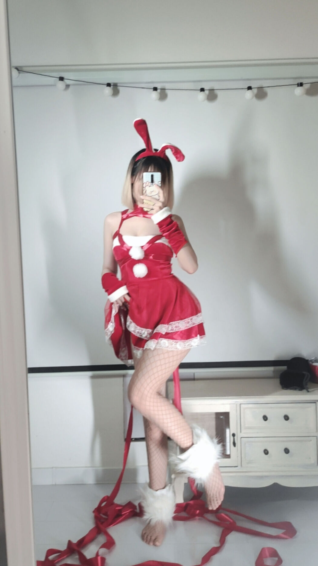 Coser@洛桑w伊梓 – 网袜丝带兔兔