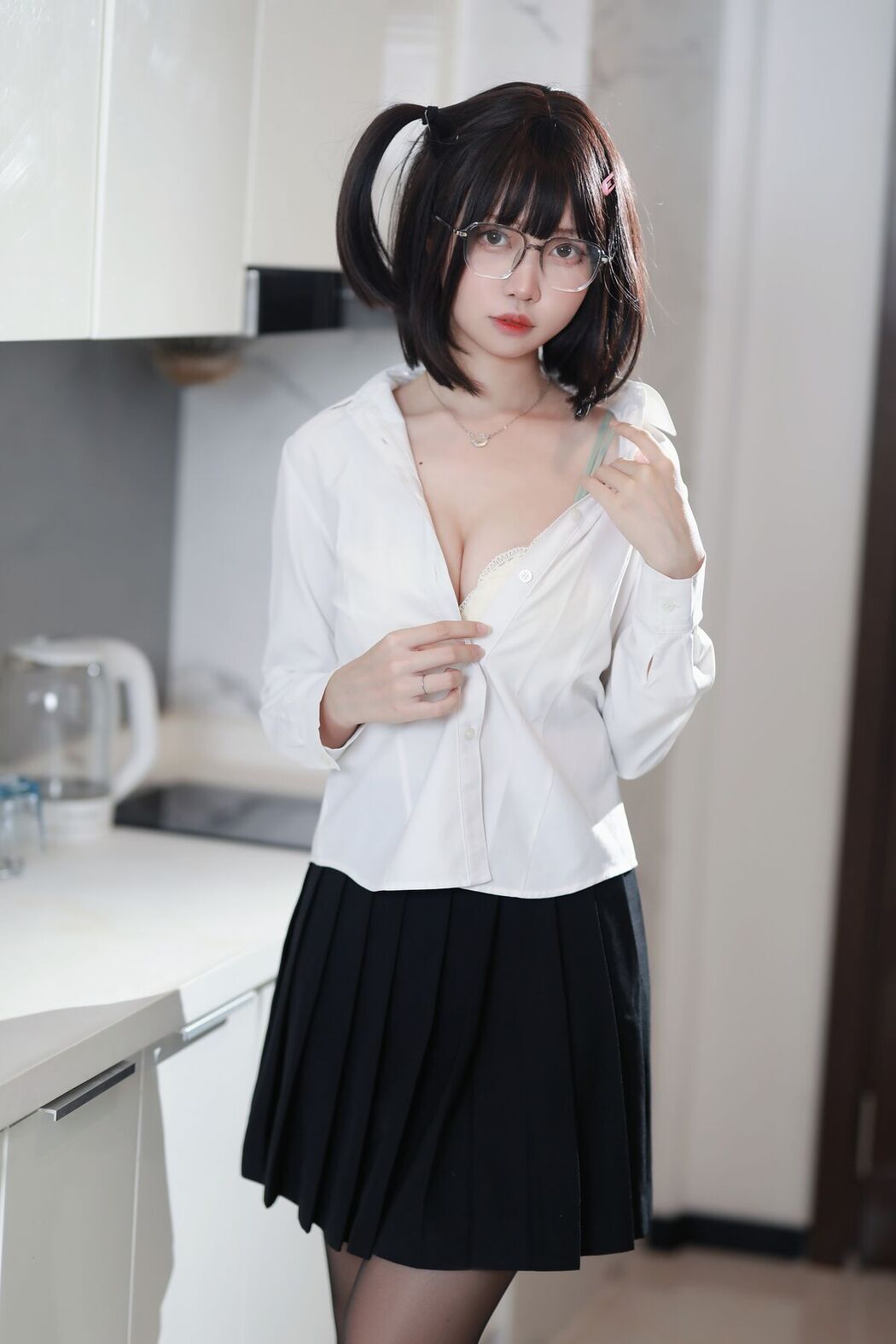 Coser@洛桑w伊梓 – 眼镜妹妹