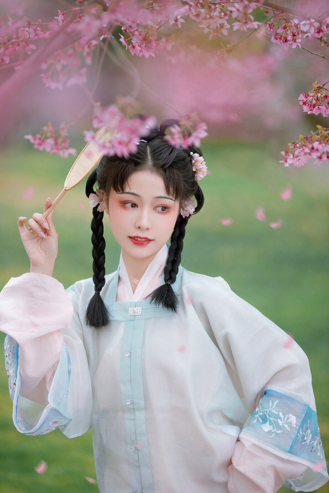 YiTuYu艺图语 Vol.2253 Li Yi Yi