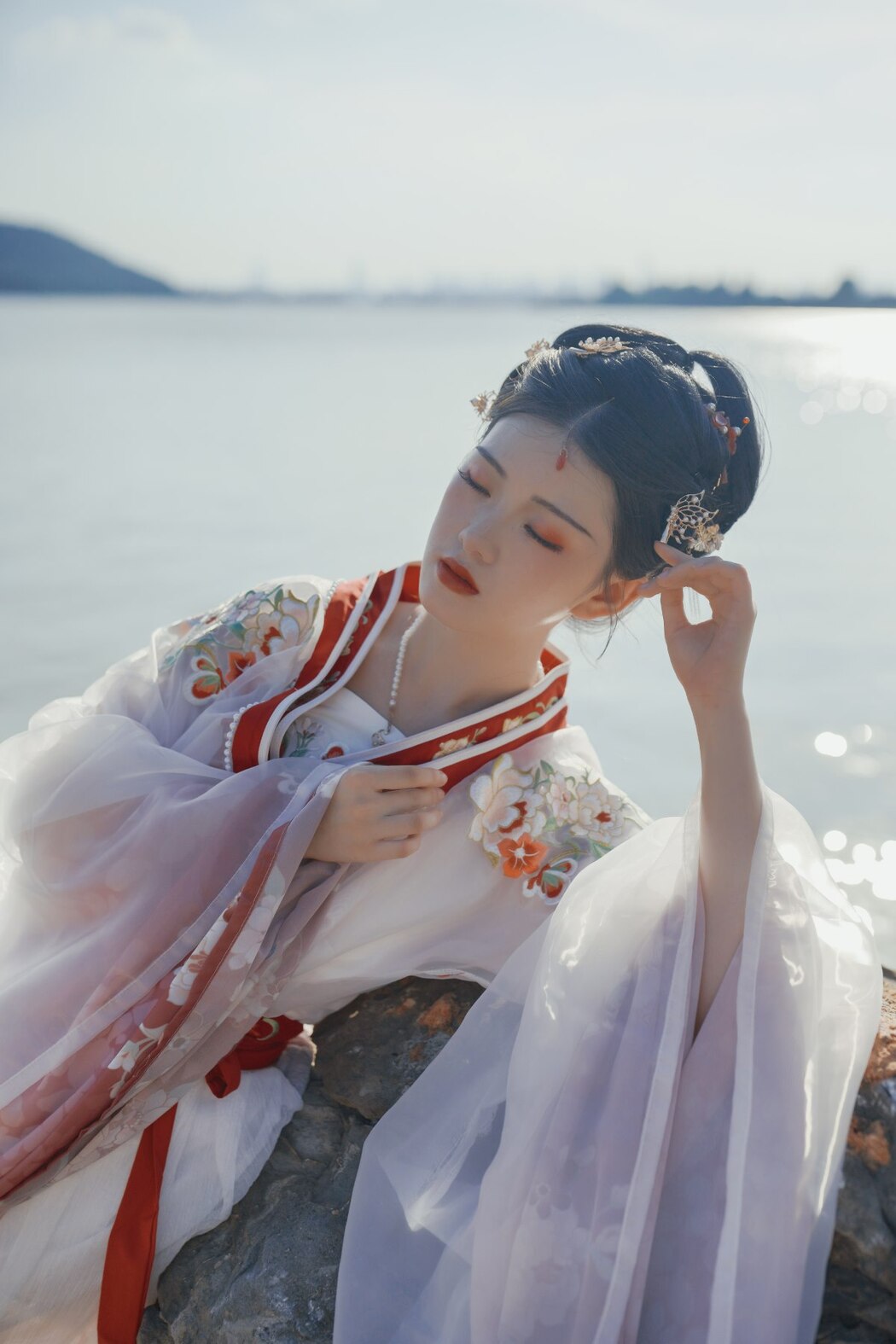 YiTuYu艺图语 Vol.2242 Yue Li