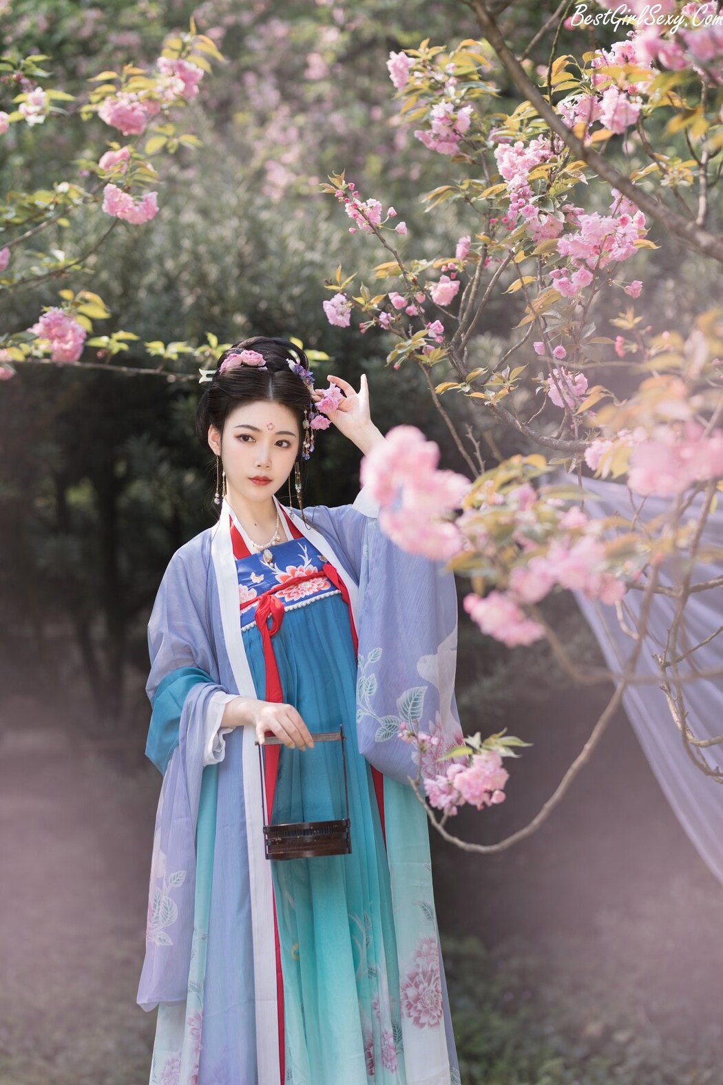 YiTuYu艺图语 Vol.226 Qing Qing