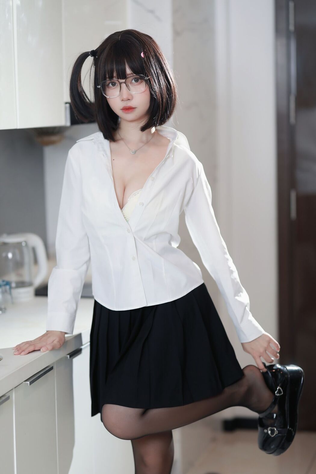 Coser@洛桑w伊梓 – 眼镜妹妹