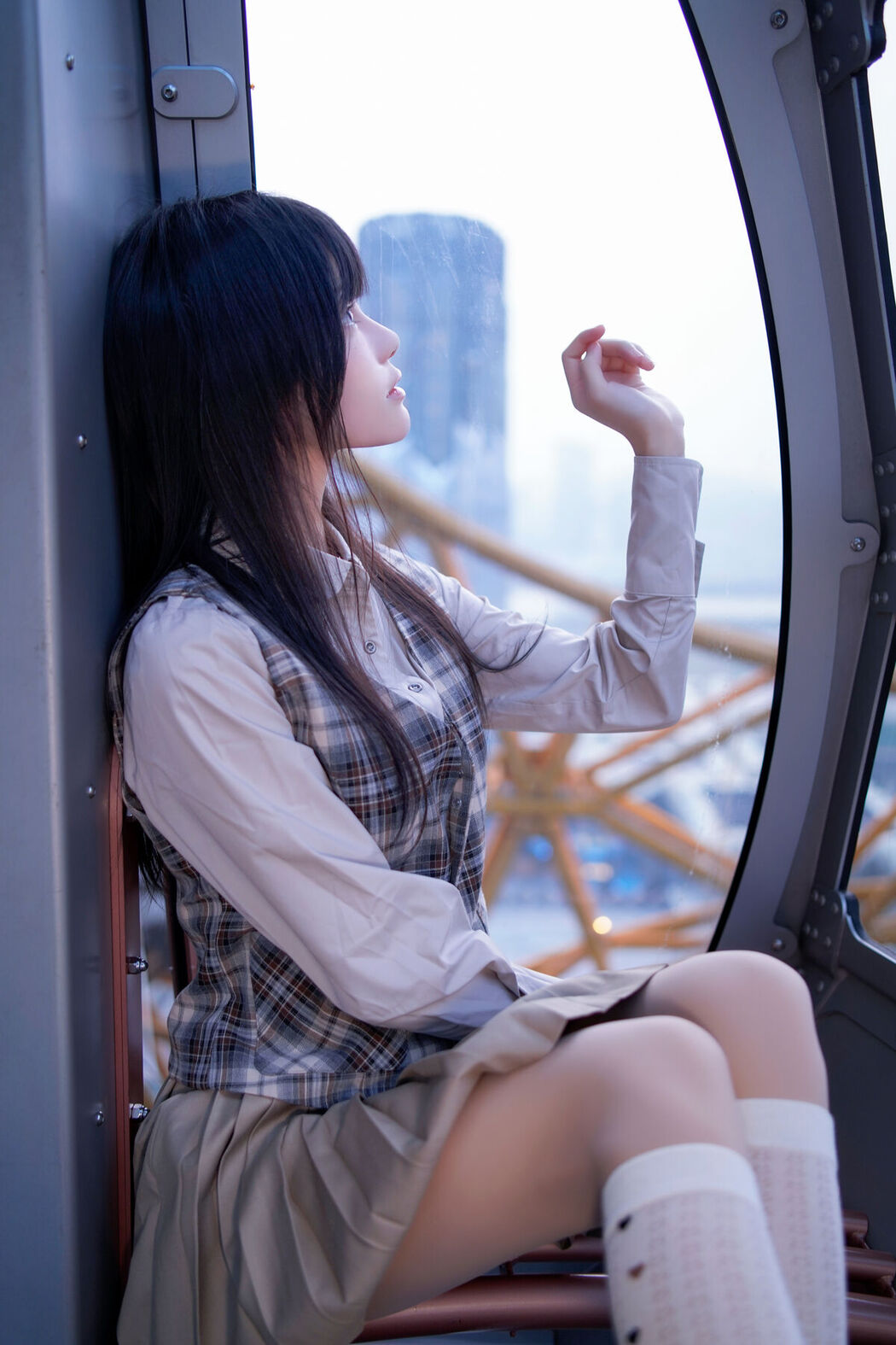 Coser@桜桃喵 – 制服摩天轮