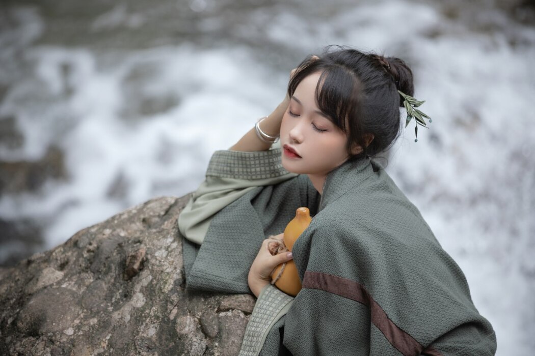 YiTuYu艺图语 Vol.2231 Li Yi Yi