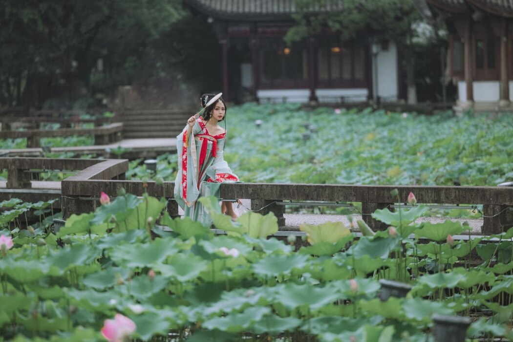 YiTuYu艺图语 Vol.2228 Qian Mo Hong Chen