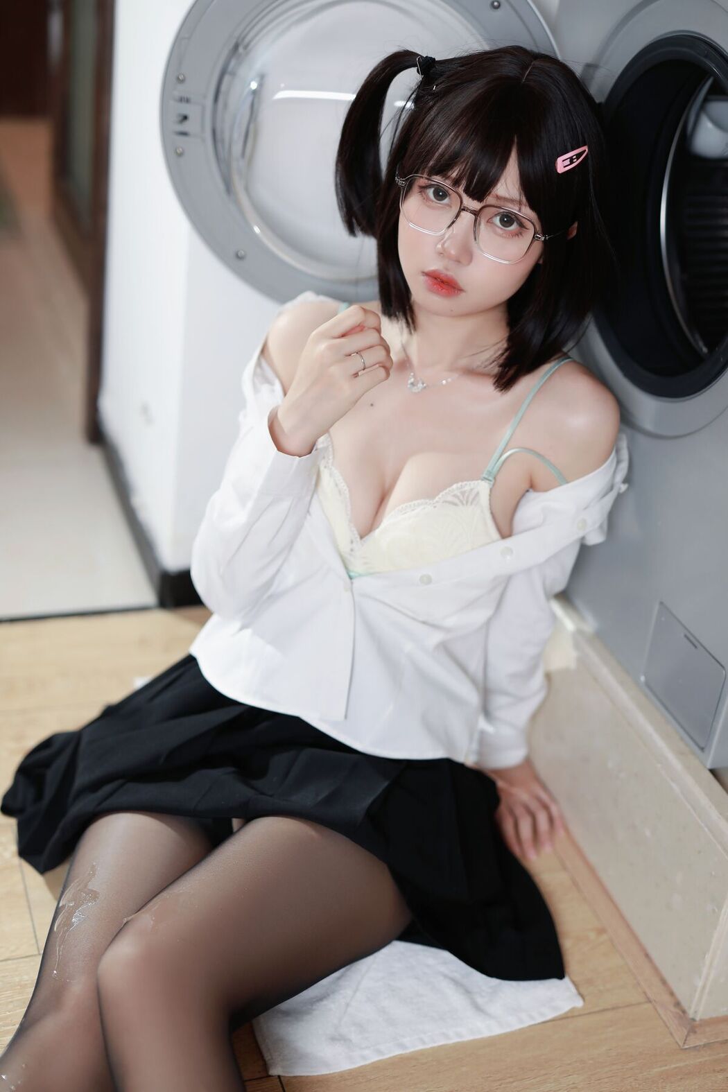 Coser@洛桑w伊梓 – 眼镜妹妹