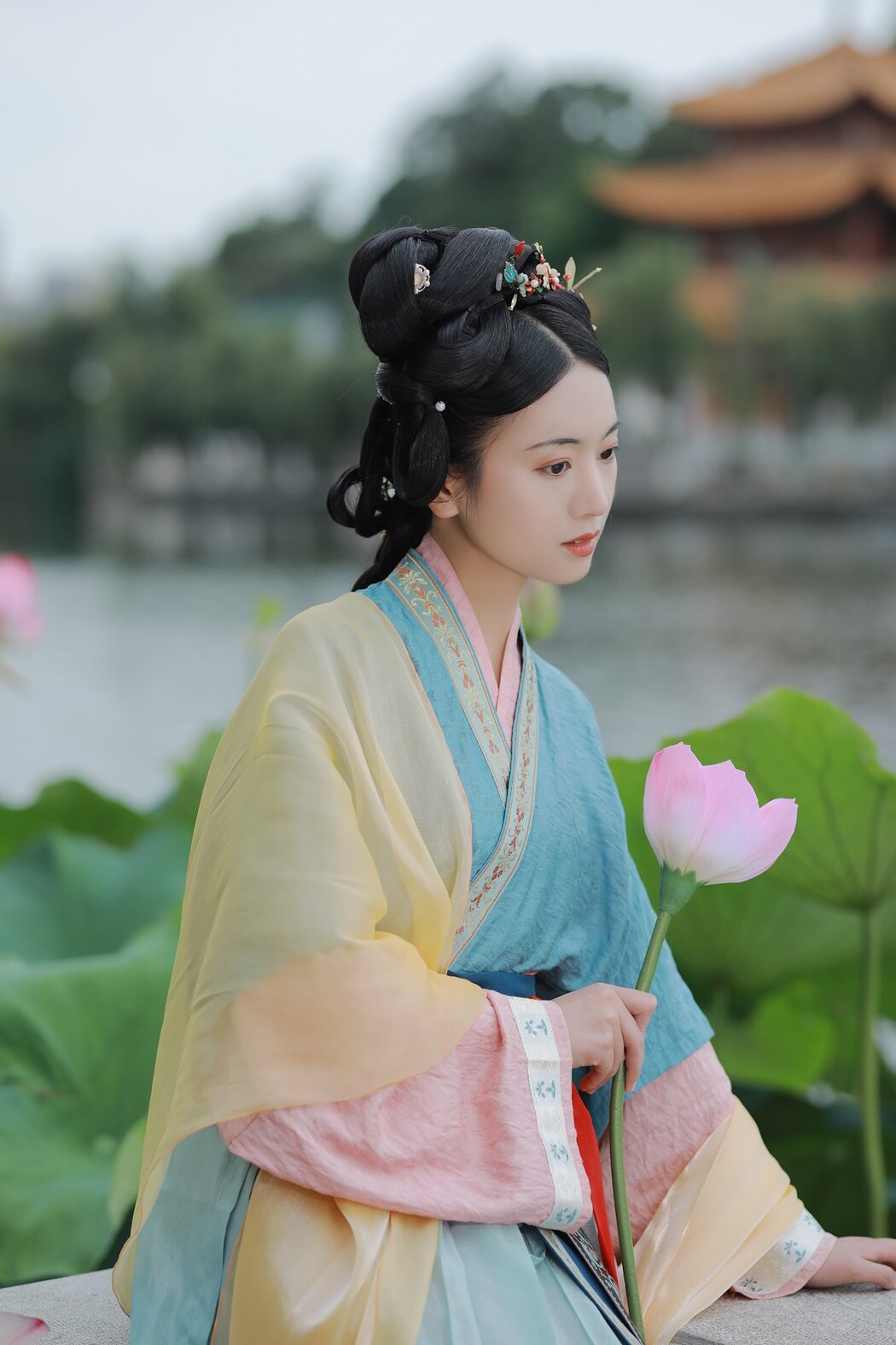 YiTuYu艺图语 Vol.2223 Yu Jin