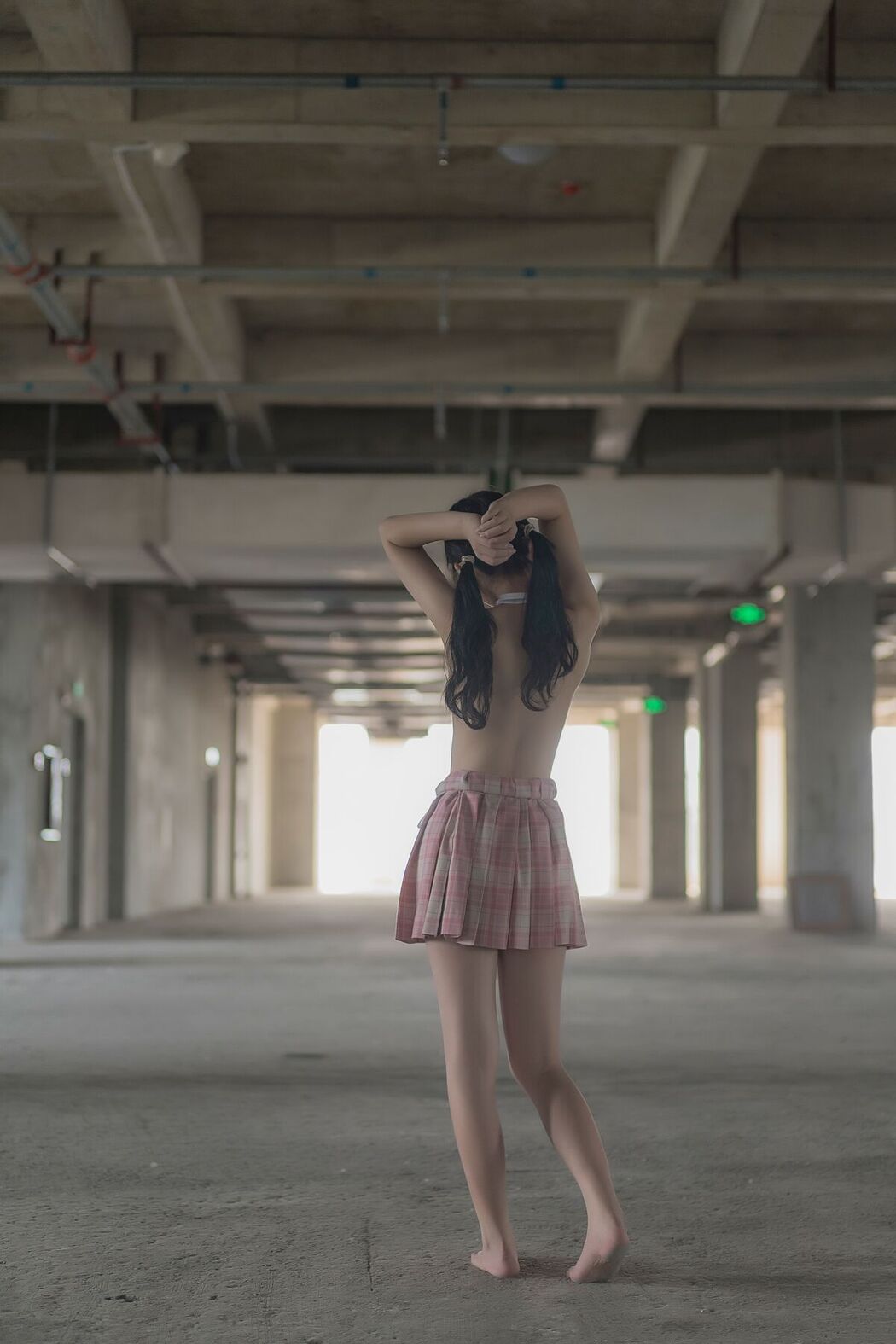 Coser@杪夏 – 制服露出
