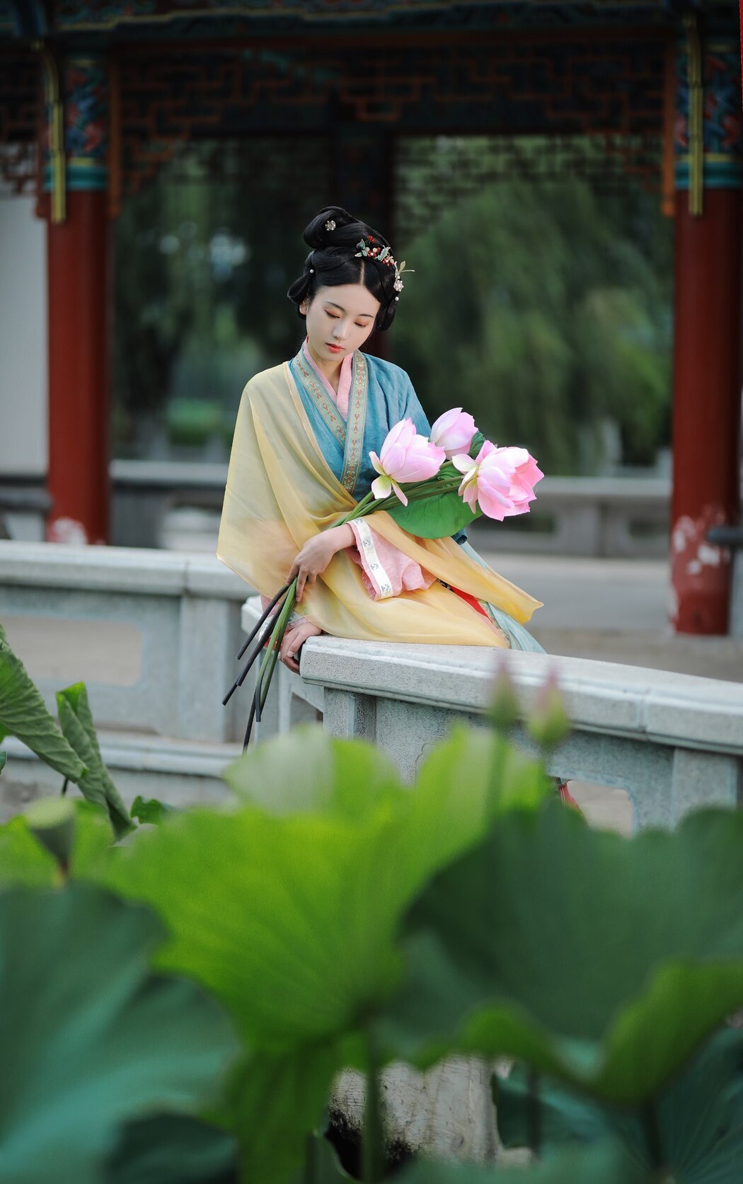 YiTuYu艺图语 Vol.2223 Yu Jin
