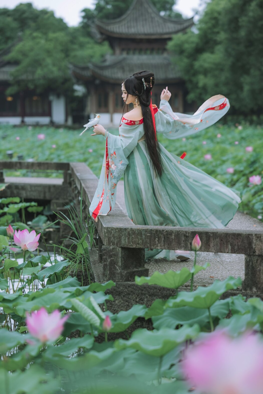 YiTuYu艺图语 Vol.2228 Qian Mo Hong Chen