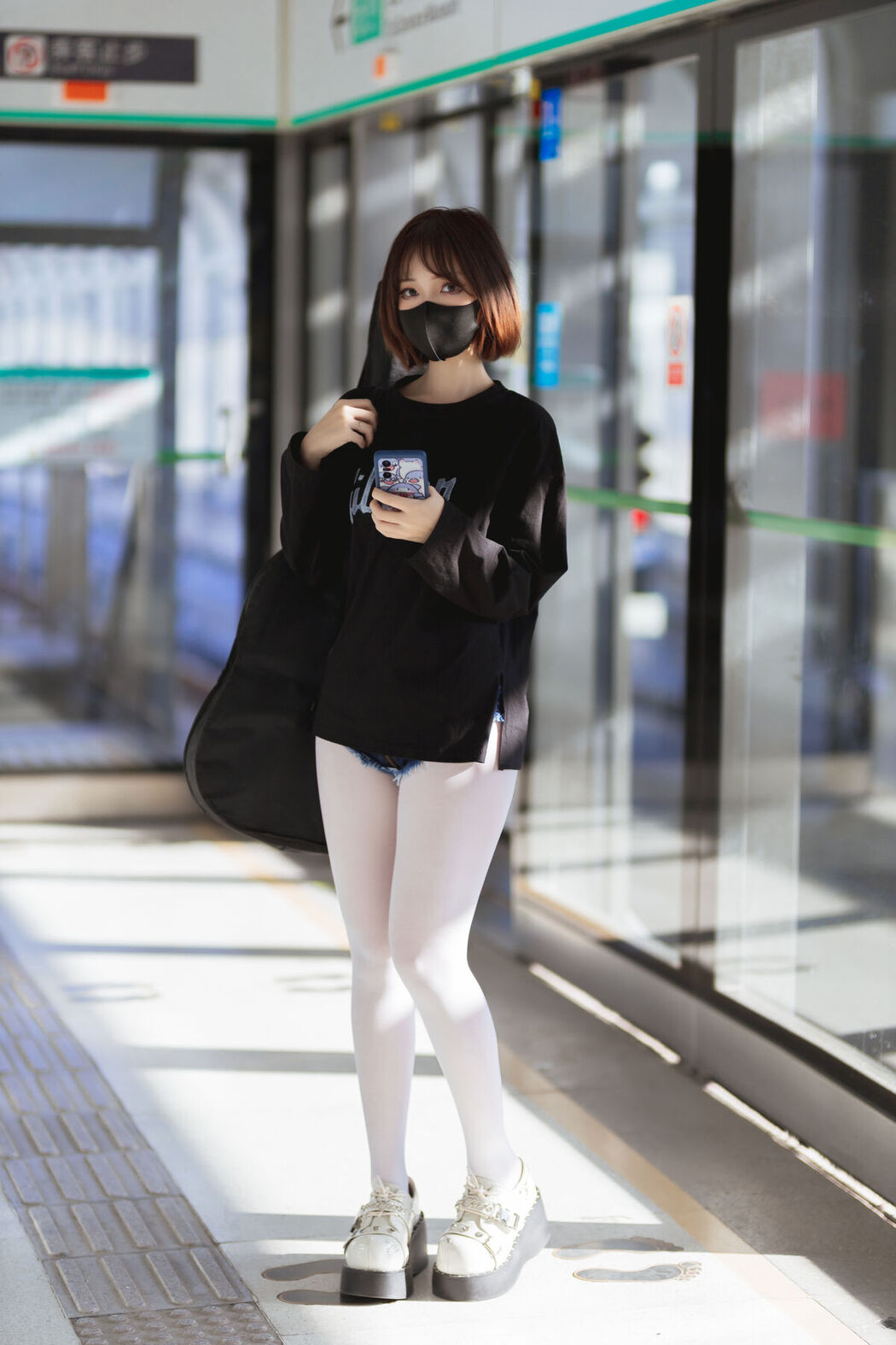 Coser@洛桑w伊梓 – 地铁吉他