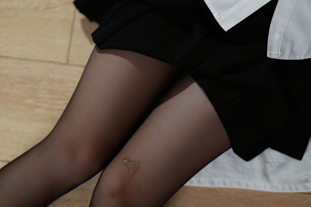 Coser@洛桑w伊梓 – 眼镜妹妹