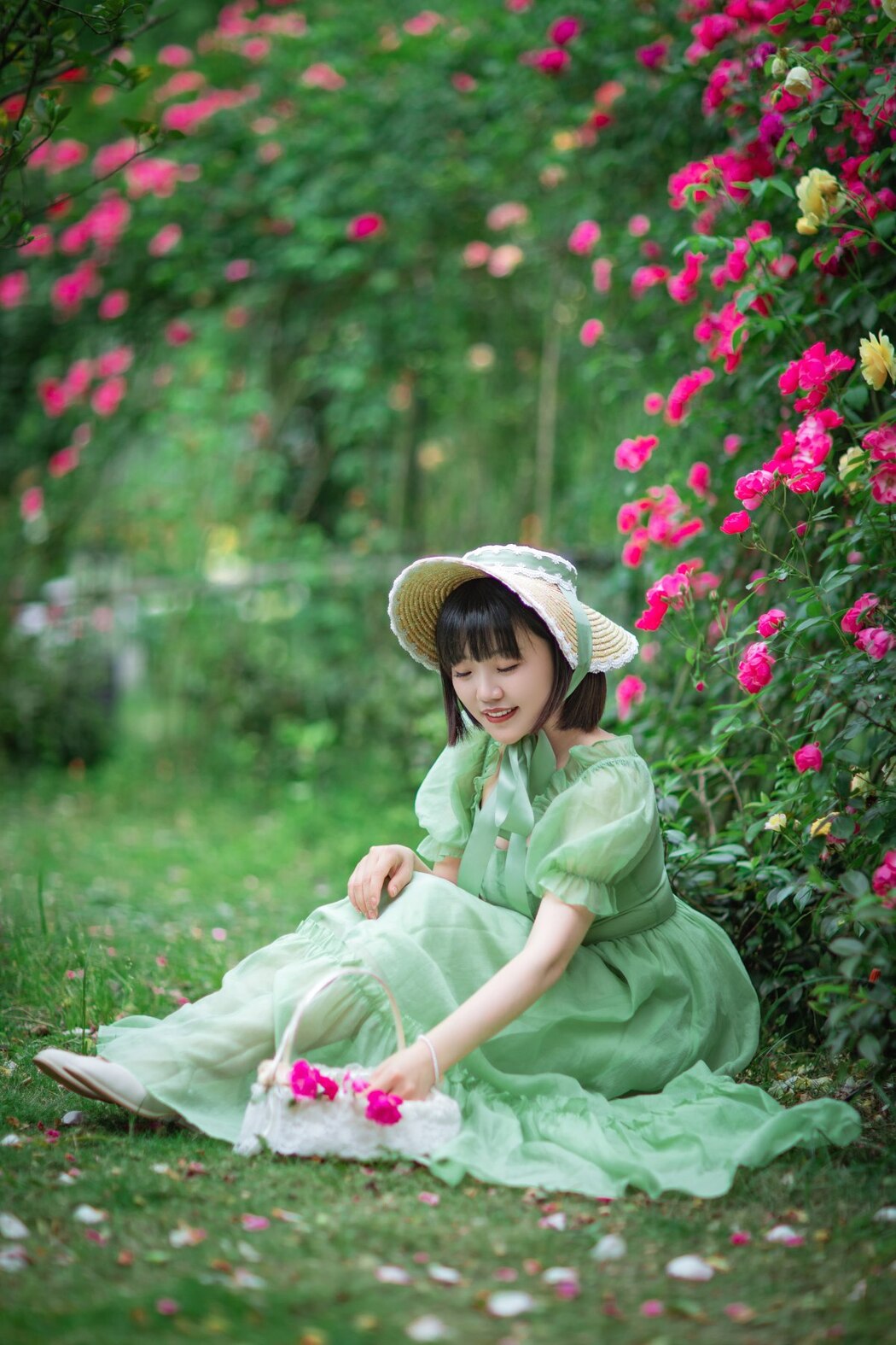 YiTuYu艺图语 Vol.2221 Dong Qin