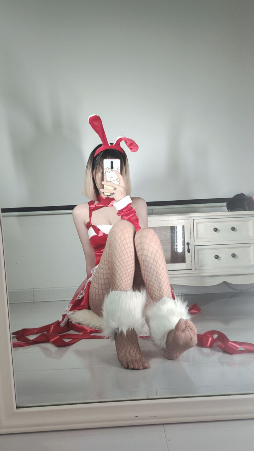 Coser@洛桑w伊梓 – 网袜丝带兔兔